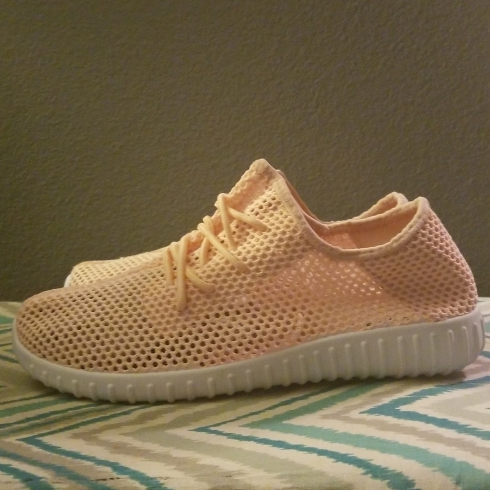 Shoes - Picture 3 of 6